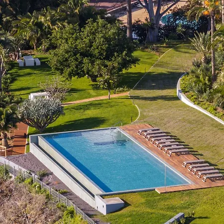 Acqua Iv By An Island * Funchal (Madeira)