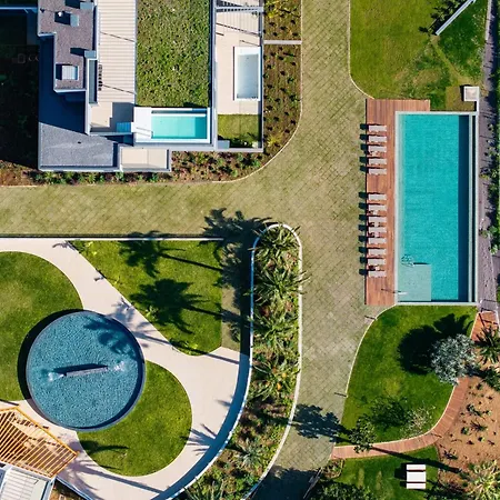 Acqua Iv By An Island *