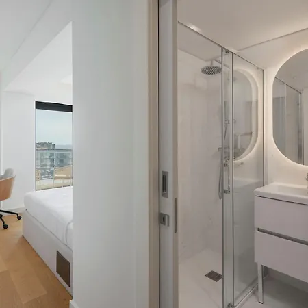 Acqua Iv By An Island