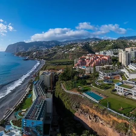 Acqua Iv By An Island * Funchal (Madeira)