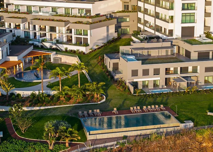 Acqua Iv By An Island *