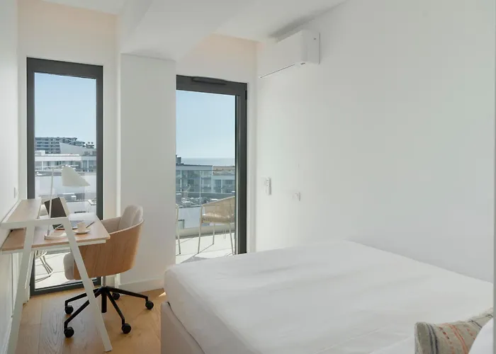 Acqua Iv By An Island *